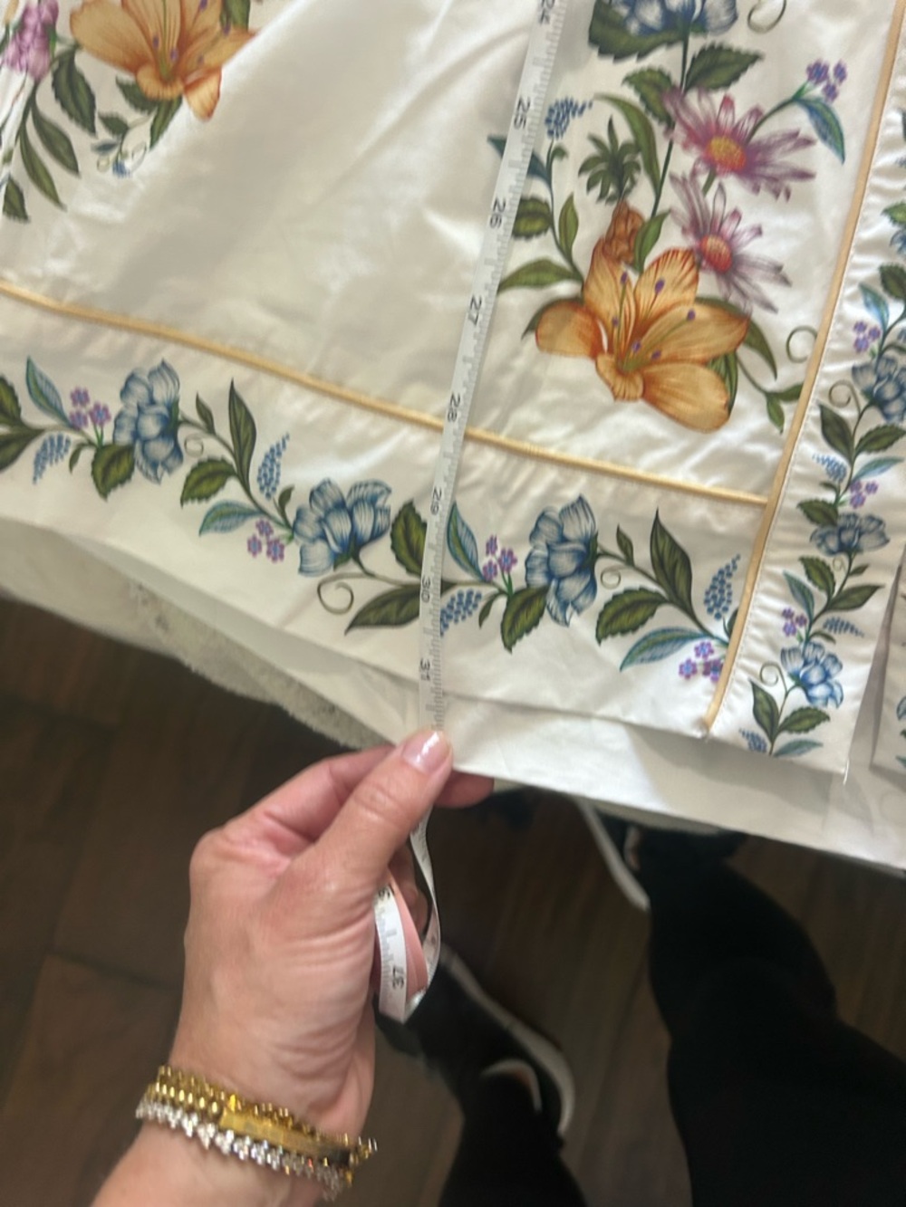 FARM Rio White Floral Embroidered Mini Dress with Yellow Piping - Picture 8 of 8